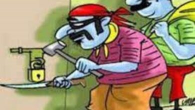 बगलामुखी मंदिर के सामने चोरी : टी स्टॉल की शटल का तोड़ा ताला 7 chor 1653549937