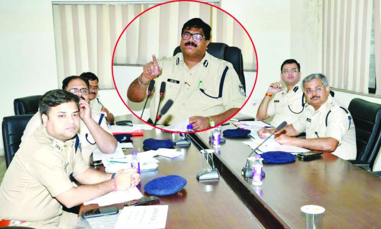 अति. पुलिस महानिदेशक उमेश जोगा की समीक्षा बैठक: रंग के त्यौहार में भंग न हो इसलिए समस्त जिलों में पुलिस को निभानी होगी सक्रिय भूमिका 1 103