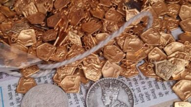 गोहलपुर में सोने के सिक्के दिखाकर दुकानदार को लगाई 14 लाख की चपत : कहा- मकान तोडऩे के दौरान इंदोर में मिला है खजाना, पुलिस जुटी जांच में 6 20c20b9b ef1a 4521 b7d7 f2852f2fa9ba