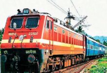 बेतवा एक्सप्रेस के जनरल कोच ट्रॉली बैग में रख कर ला रहा था गांजा* 13 21