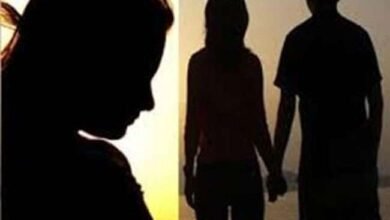 पति-पत्नी और वो : लव मैरिज करने के बाद भी अन्य महिला से अफेयर, धमका रहा पति 11 23 11 2019 1 19783499 2323484