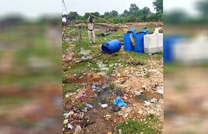 पनागर में जहरीली शराब का जखीरा बरामद : पूरा परिवार लगा था गोरखधंधे में, तीनो आरोपी गिरफ्तार 1 aa 1630035036