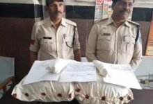 बेतवा एक्सप्रेस के जनरल कोच ट्रॉली बैग में रख कर ला रहा था गांजा 12 b5ab9d64 ca28 4e73 a9b1 a3c714bc9899