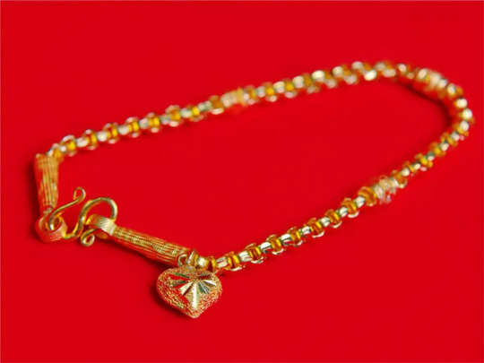 गुप्तदान का बहाना बनाकर सोने की चेन और अंगूठी की पार : कहा-आर्शीवाद देकर हो गया गायब 1 how to clean gold jewelry at home 93845798