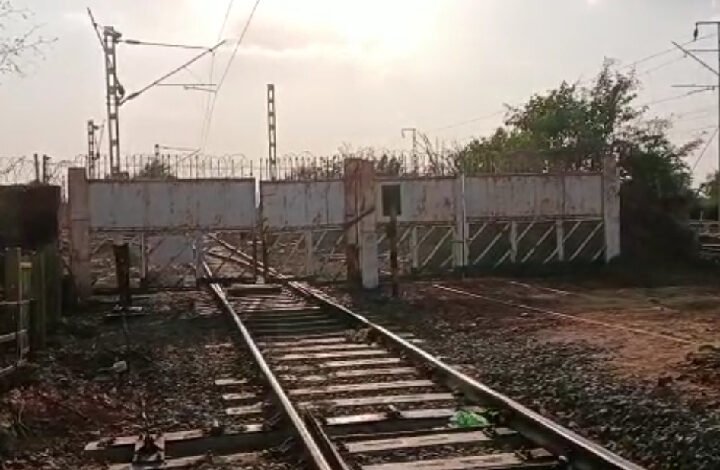 रेल की पटरी चुराने वाला आरोपी अरेस्ट : ट्रक जब्त, डेढ़ टन वजनी पटरियां बरामद 1 new project 17 1679974163