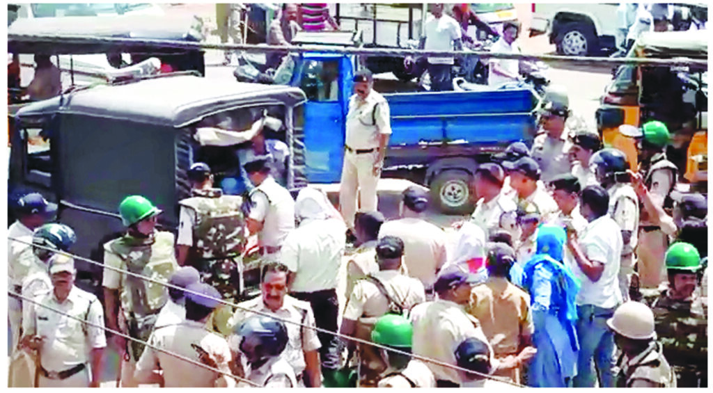 चेरीताल शराब दुकान बंद कराने का विरोध करने पर मिली लाठी- पुलिस और प्रदर्शनकारियों के बीच झड़प, महापौर ने दी प्रशासन को चेतावनी 2 21