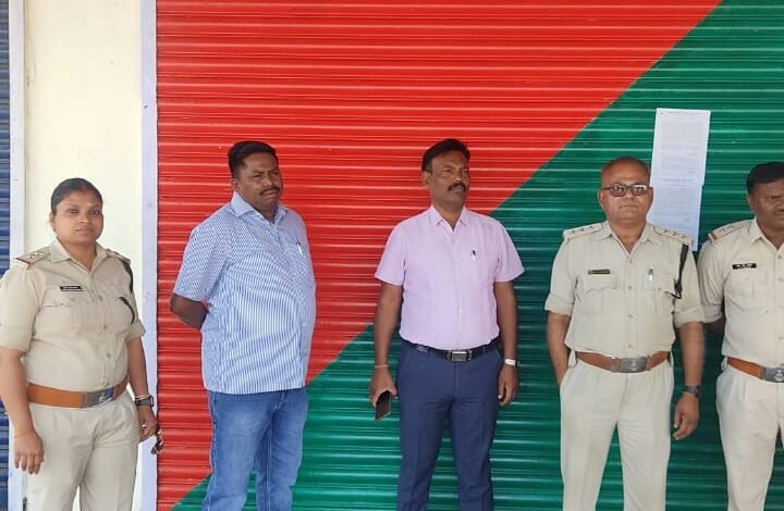 निर्धारित सीमा से बाहर संचालित हो रहीं 3 शराब दुकानें सील 1 50cdd1dd 136b 4523 b916 b74eff349f49