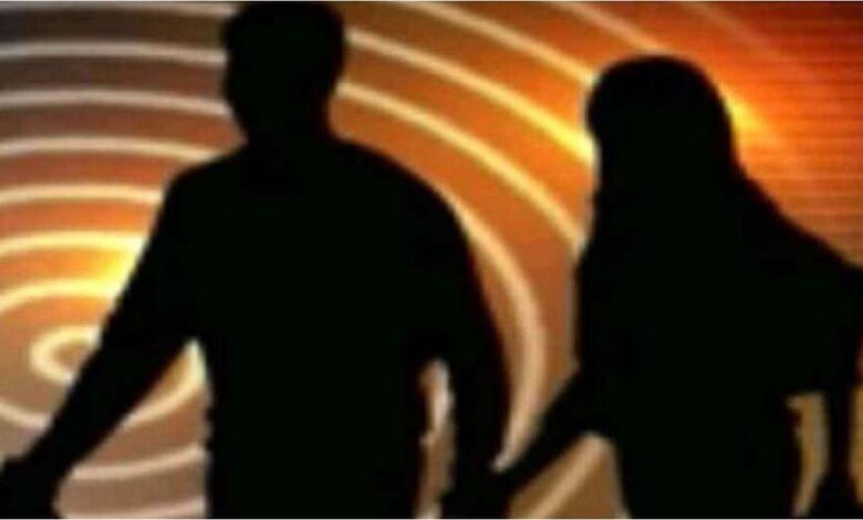 डिनर के बाद बेहोश हुआ परिवार, 2 साल की बेटी को लेकर प्रेमी संग बहू हो गई फुर्र 1 51