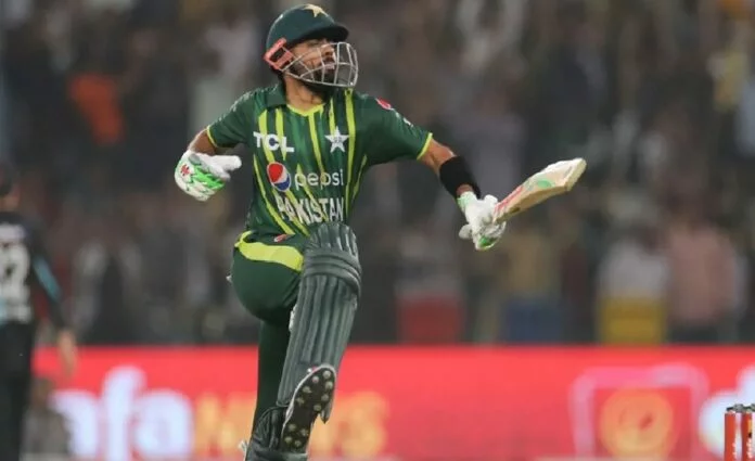 Babar Azam ने किया ऐसा कारनामा की अब तक धोनी और कोहली ने भी नहीं रचा था इतिहास जाने पूरी बात 3 babar azam 696x425 1