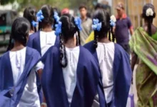 02 12 2022 girl student 23240444