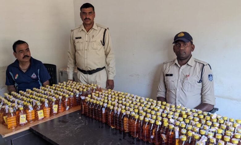 CRIME NEWS JABALPUR, : एक्सिस से ढो रहे थे 50 हजार की शराब, दोनों शराब तस्करों को पुलिस ने दबोचा 1 325d137f ac69 41db 9985 207a00c9e1d8