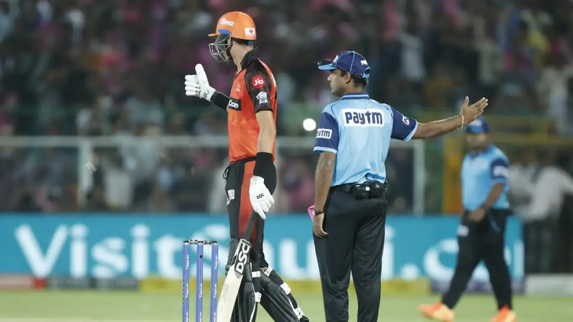RR vs SRH हैदराबाद ने राजस्थान के मुंह से छीनी जीत, अंतिम गेंद नो बॉल और अंपायर का ये ईशारा पड़ा राजस्थान पर महंगा 2 359658.6