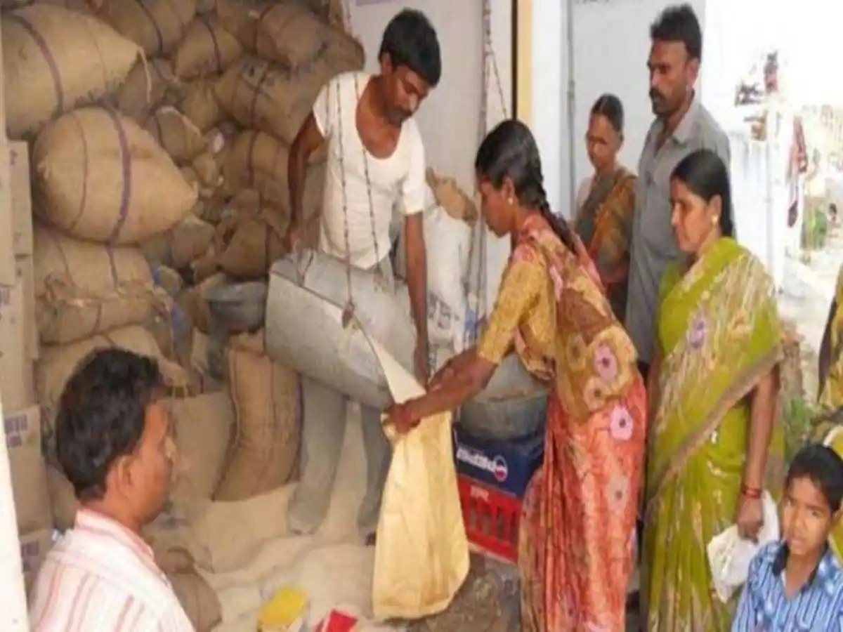 Ration Card अब राशन कार्ड धारकों के लिए सरकार ने खोला खजाने का पिटारा, इस नियम के तहत मिलेगा दो गुना लाभ, जाने पूरी डिटेल 2 94f757e2 dba4 4aca 8b6a 0b1f9c028bc5