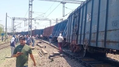 गायत्री नगर के पास बेपटरी हुई मालगाड़ी 7 f38f7cc4 e187 498c a1e1 20213895b53b