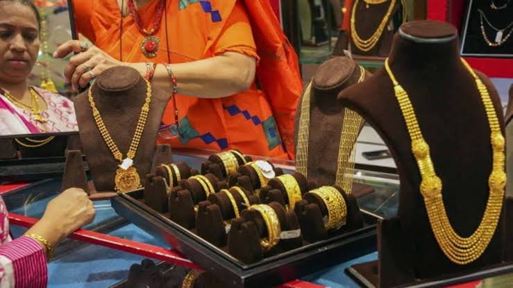 Gold Silver Rate:सोने की रेट में फिर लौटी चमक, चांदी के रेट में भी हुई बढ़ोतरी,देखिए अच्छा सोने चांदी का ताजा रेट 