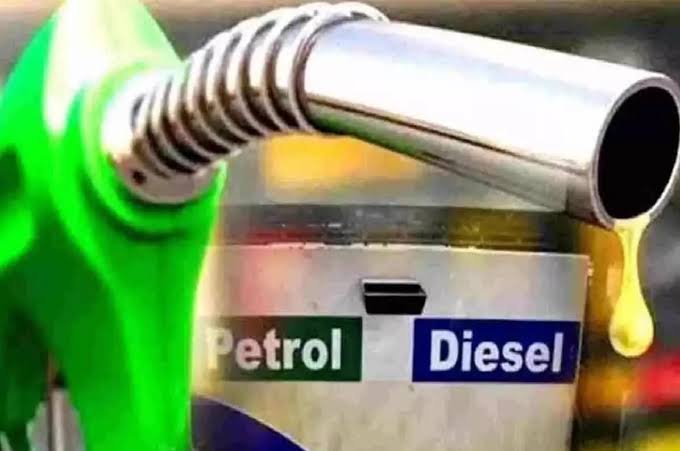 Petrol-Diesel के रेट में आयी कमी,इन राज्यों में सस्ता हुआ पेट्रोल,देखे पेट्रोल डीजल का ताज़ा रेट 1 images 2023 05 30T080349.124