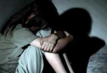 CRIME NEWS JABALPUR, जबलपुर पुलिस ने ग्वालियर से दो सगी बहने किशोरियों को किया दस्तयाब : 15 दिन से थी गायब 10 police handcuffed the missing minor 730X365