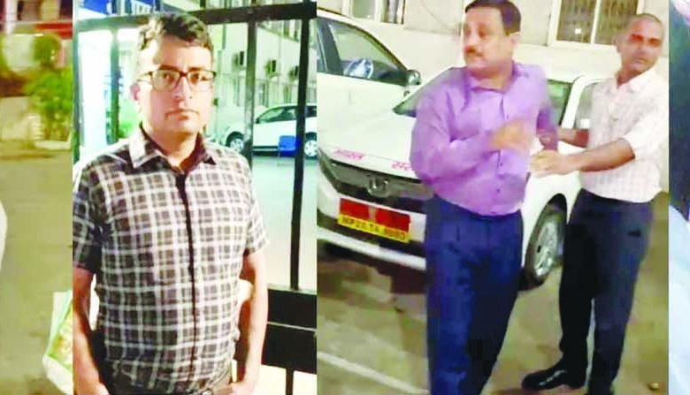 जीएसटी अधीक्षक के घर से मिले 60 लाख,वही दो इस्पेक्टर के घरों से मिले 40 एवं 15 लाख 1 2 2