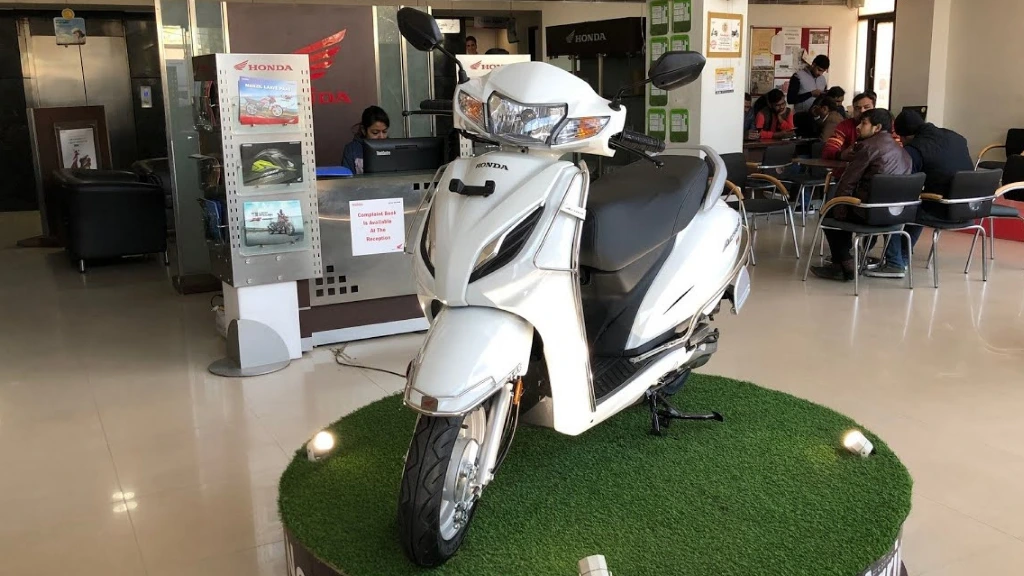 Honda Activa को लोगो ने किया है पसंद, हो चुके है इसके दीवाने आइये जानते है इसके क्या है फीचर्स 2 More than 3 crore people liked this scooter
