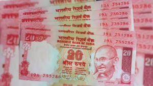 Fresh note 10 rupees पुराने कटे-फटे नोटों को बदल कर लाये नए नोटो की गड्डी जाने डिटेल्स 2 Fresh note 10 rupees पुराने कटे-फटे नोटों को बदल कर लाये नए नोटो की गड्डी जाने डिटेल्स