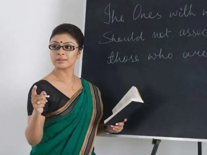 अब B.Ed किए बिना भी आप सरकारी स्कूल में बन सकते हैं शिक्षक,सरकार ने बनाया नया नियम,जानिए पूरी खबर 1 lecturer