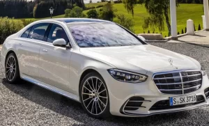 Mercedes Benz मार्केट में आ रही है सबके छक्के छुड़ाने न्यू मर्सिडीज कार,धांसू फीचर्स और स्टाइलिश लुक के साथ लेगी जबरदस्त एंट्री,जानिए प्राइस 3 maxresdefault 2023 06 19T134102.645
