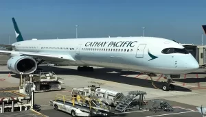 Hong-Kong Flight टायर फटने के बाद हांगकांग की फ्लाइट ने उड़ान रोकी, 11 यात्री हुए घायल जाने पूरी डिटेल्स 2 o 303