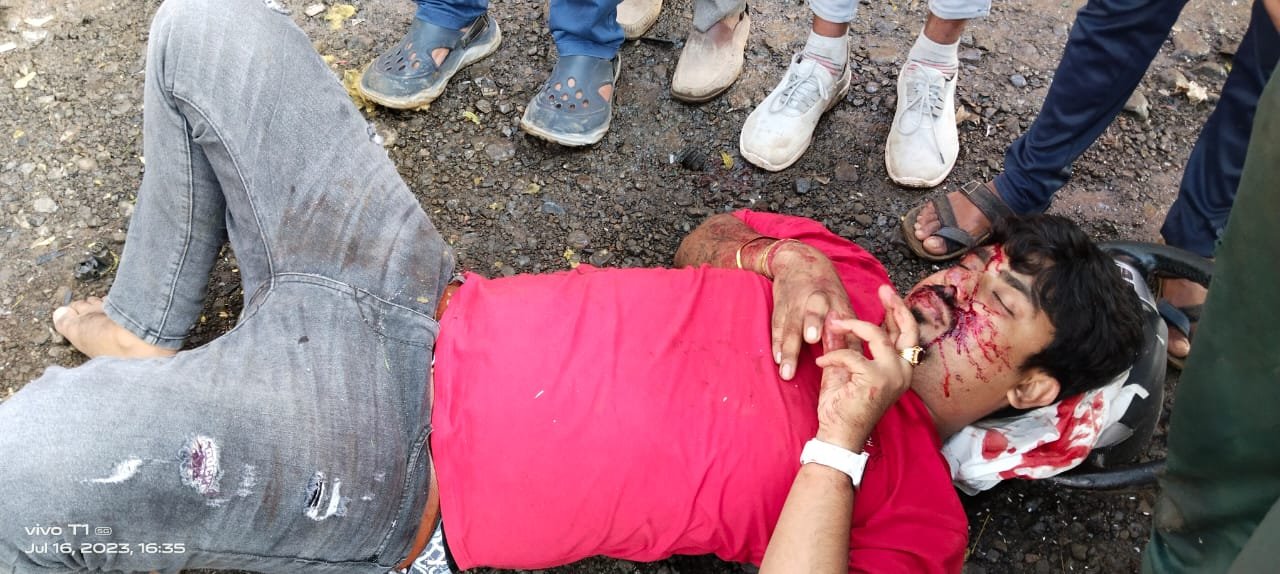 यशभारत: सागर ब्रेकिंग @आशीष शुक्ला -भीषण सड़क दुर्घटना में 6 युवकों का मौत : एक गंभीर 7 500