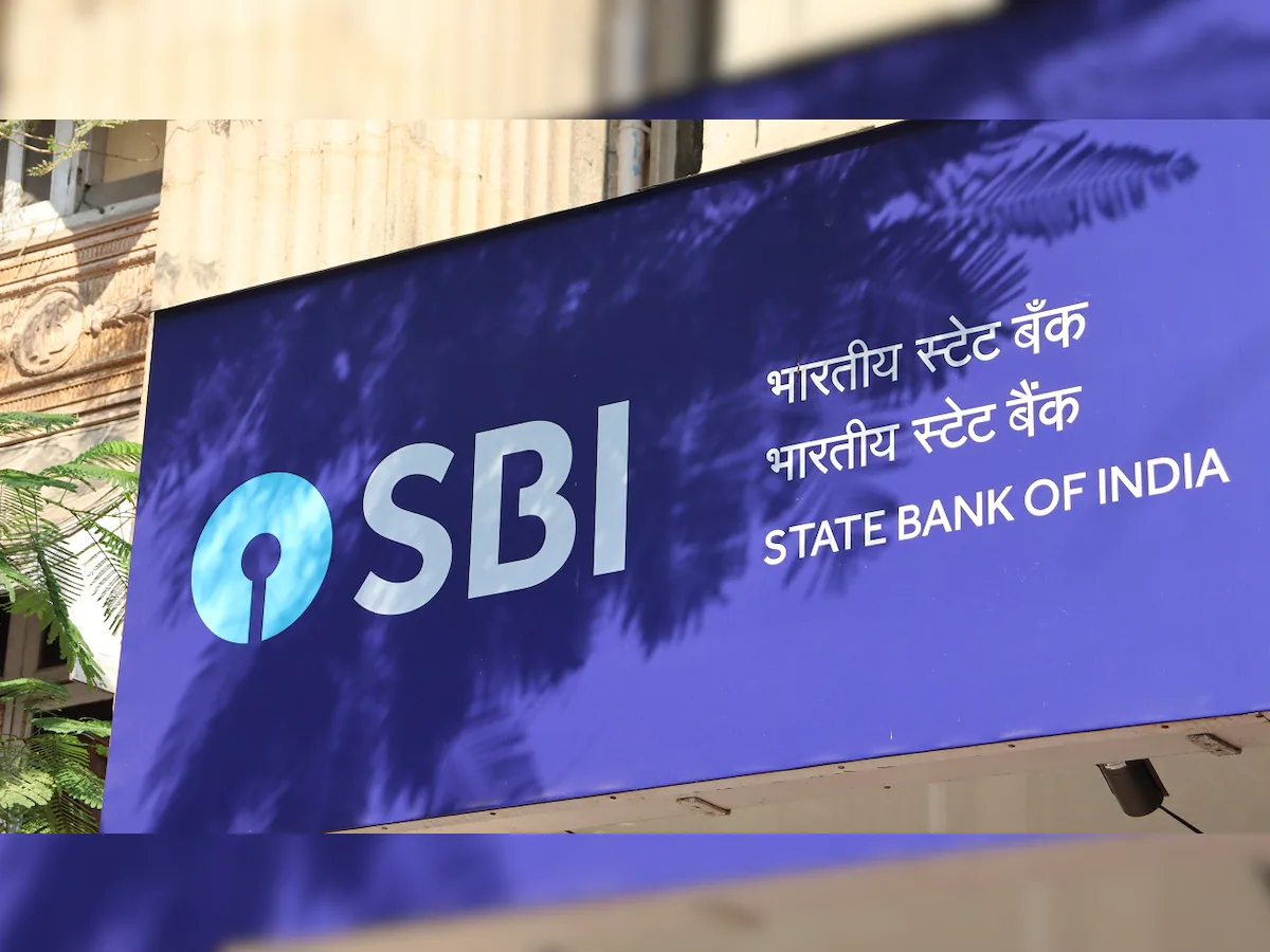 SBI आपने ग्राहकों के लिए लाई जबरदस्त सुविधा, अब मिलेंगे मुफ़्त में की फायदे, जानें हमारी ये खबर 2 SBI1