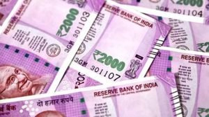 2000 Rupee Note दो हजार पर वित्त मंत्रालय के जवाब से मचा हड़कंप 30 सितंबर के बाद नोट का क्या होगा जाने डिटेल्स 3 WhatsApp Image 2023 07 27 at 11.26.46 AM