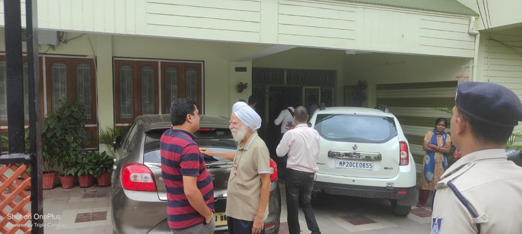 नेपियर टाउन में देर रात डकैती : महिला घायल, 15 तौला जेवरात ले गए आरोपी 2 a10b0c0e 83ea 4160 8e62 5487738dd07f