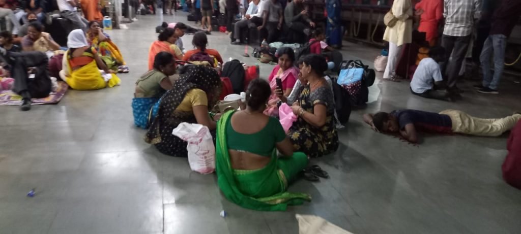 स्टेशन में फैली अवस्थाओं को लेकर पूर्व वित्त मंत्री ने की नाराजगी व्यक्त 2 c2b6758d b354 48ce 9752 9e45ecc2dcd2