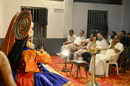 इलाज कराने कोटक्कल पहुंचे राहुल गांधी : 100 साल पुराने आयुर्वेदिक संस्थान में ट्रीटमेंट 1