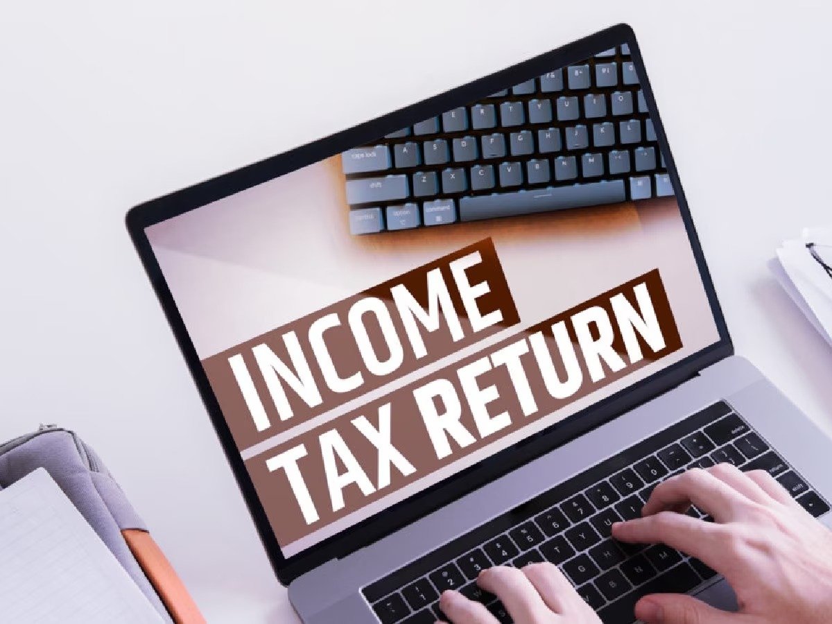 Income Tax Return आईटीआर भरने के लिए अब बचे है 2 ही दिन, जल्दबाजी में न करे कोई गलती जानिए इन बातो को 2 f4dc4e69 a254 4d49 91c7 842d565a28ea
