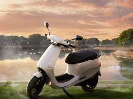 Ola Electric के नए S1 Air EV स्कूटर को किया लॉन्च, अगले सप्ताह तक होगी सेल चालू 2 images 2023 07 22T145610.421