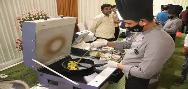 अब होगी लोगो की गैस सिलेंडर भरवाने की टेंशन खत्म, अब सूर्य नूतन चूल्हा बनवाएगा बिल्कुल फ्री में खाना जाने क्या है इसका राज 3 images 30