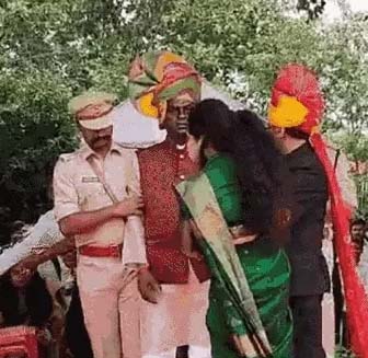 Raisen NEWS:- At the Independence Day function, the health minister fell on the stage due to dizziness