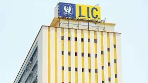 LIC Policy एलआईसी के इस सुपरहिट प्लान में कम निवेश पर पाए 26 लाख की छप्परफाड़ रकम, जानें पॉलिसी की डिटेल्स 3 WhatsApp Image 2023 08 16 at 10.57.49 AM