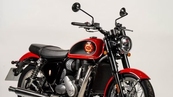 Mahindra ने लाया अब कुछ नया BSA Gold Star 650 की बाइक जो आपको ले जायेगा सितारों की दुनिया में जानिए इसके क्या है फीचर्स 3 5858f92c c5e7 414e b3b2 16a0367ddefd