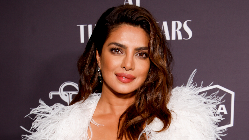Priyanka Chopra की एक भारी गलती से हुआ ये काम, डायरेक्टर के पास रोती हुई पहुँची और 2 Priyanka 1