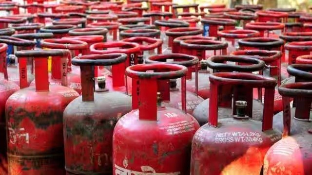 LPG Gas Cylinder Price मध्यप्रदेश वालो के लिए बड़ी खुशखबरी लाड़ली बहनो को शिवराज भैया का एक और तोहफा मिलेगा 450 रुपये रसोई गैस सिलेंडर यहाँ करे आवेदन 3 WhatsApp Image 2023 09 15 at 12.35.32 AM 1