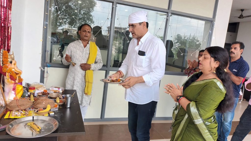 KATNI NEWS:- महापौर प्रीति सूरी पहुंची यशभारत कार्यालय, गणेश जी की आरती में हुईं शामिल 2 WhatsApp Image 2023 09 23 at 13.35.09