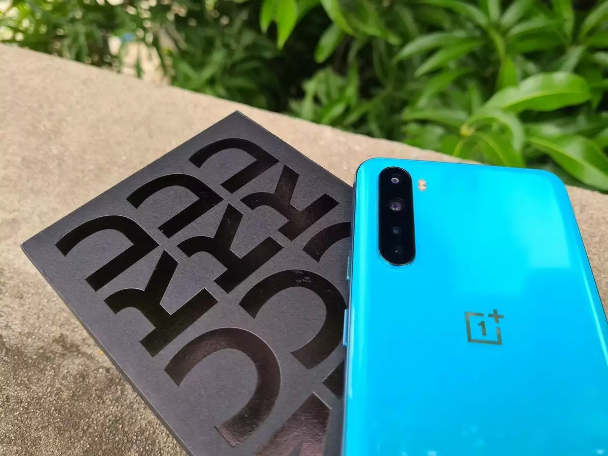 OnePlus अब oppo की उड़ा सकता है धज्जिया OnePlus का 5G स्मार्टफोन, तगड़े फीचर्स के साथ लोगो को कर रहा है दीवाना 1 oneplus nord ce 5g mobile phone full specifications leaked days ahead of launch