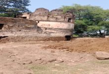 ऐतिहासिक किला की खुदाई में मिली सुरंग:-नगर पालिका द्वारा की जा रही थी खुदाई ;मदन महल के किले जाने का था रास्ता 10 14 4