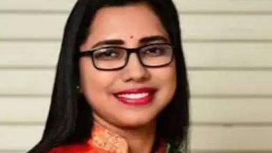 डिप्टी कलेक्टर निशा बांगरे को सुप्रीम कोर्ट से झटका:निशा बांगरे की विशेष अनुमति याचिका खारिज, हाईकोर्ट जाने के दिए निर्देश 7 2 11