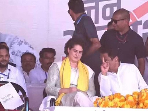 प्रियंका गांधी बोलीं- 225 महीनों की सरकार में 250 घोटाले:मंडला में कहा- MP में आदिवासियों पर अत्याचार का कोई मुकाबला नहीं 1 8 5