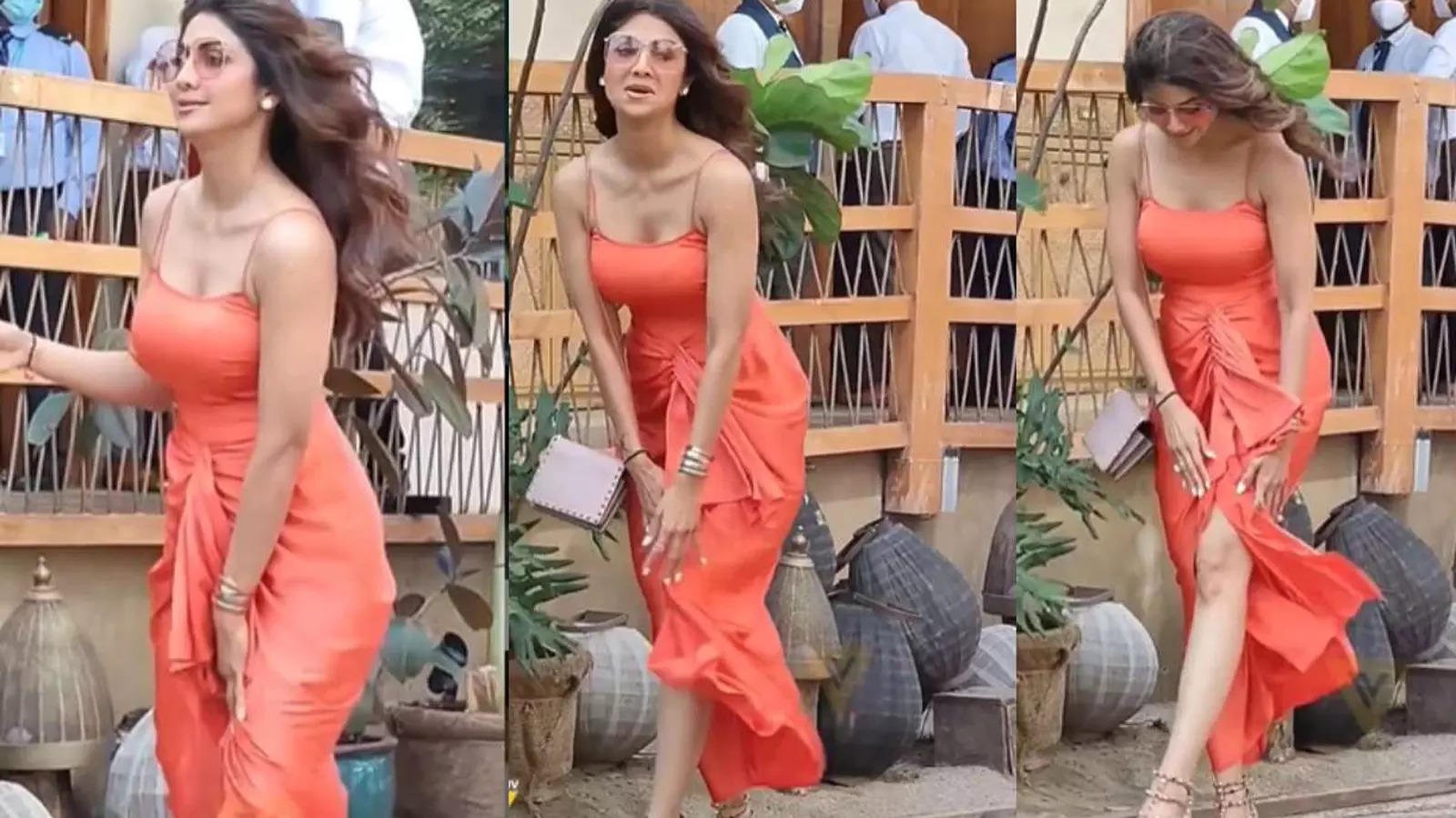 Shilpa Shetty जब आई कैमरा के सामने तो शोल्डर से नीचे उतरी स्लीव, फिर ऐसा हुआ काम की एक्ट्रेस 3 89314387