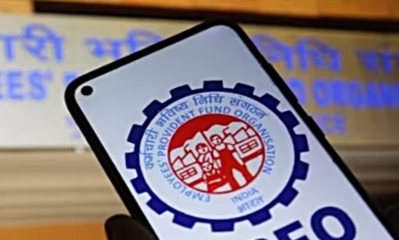 EPFO UPDATE 7 लाख रुपये फ्री इंश्योरेंस मिलता पीएफ अकाउंट होल्डर्स को जाने आप कैसे उठा सकते है ये फायदा 1 EPFO UPDATE 7 लाख रुपये फ्री इंश्योरेंस मिलता पीएफ अकाउंट होल्डर्स को जाने आप कैसे उठा सकते है ये फायदा