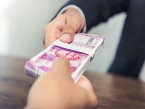 PM Mudra Loan Yojana मात्र 5 मिनट में आपके खाते में आएगा, 50 हजार रुपये तक का लोन यहाँ देखे पीएम मुद्रा योजना की पूरी जानकारी 2 WhatsApp Image 2023 10 31 at 10.57.30 AM