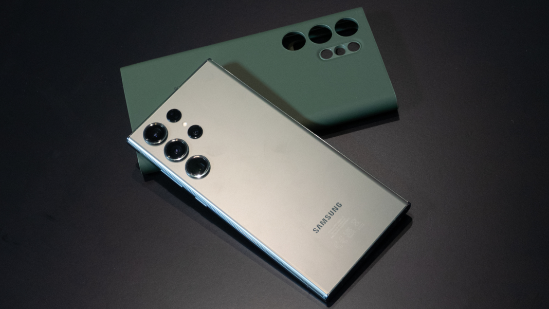 Samsung Galaxy 23 पप्पा ने लाया अब अपनी परी के लिए Samsung का तगड़ा वाला मजबूत फ़ोन, गुस्सा आने पर भी फेंके तो नहीं फूटे 2 image 1747 1068x601 1